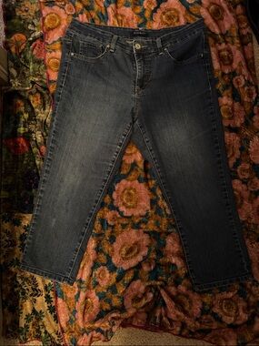 Bandolino Indigo Cropped Straight-Leg Jeans